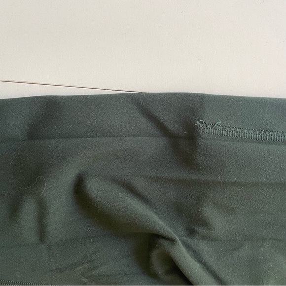 Lululemon Dark Green align 28” with pockets - Picture 5 of 6